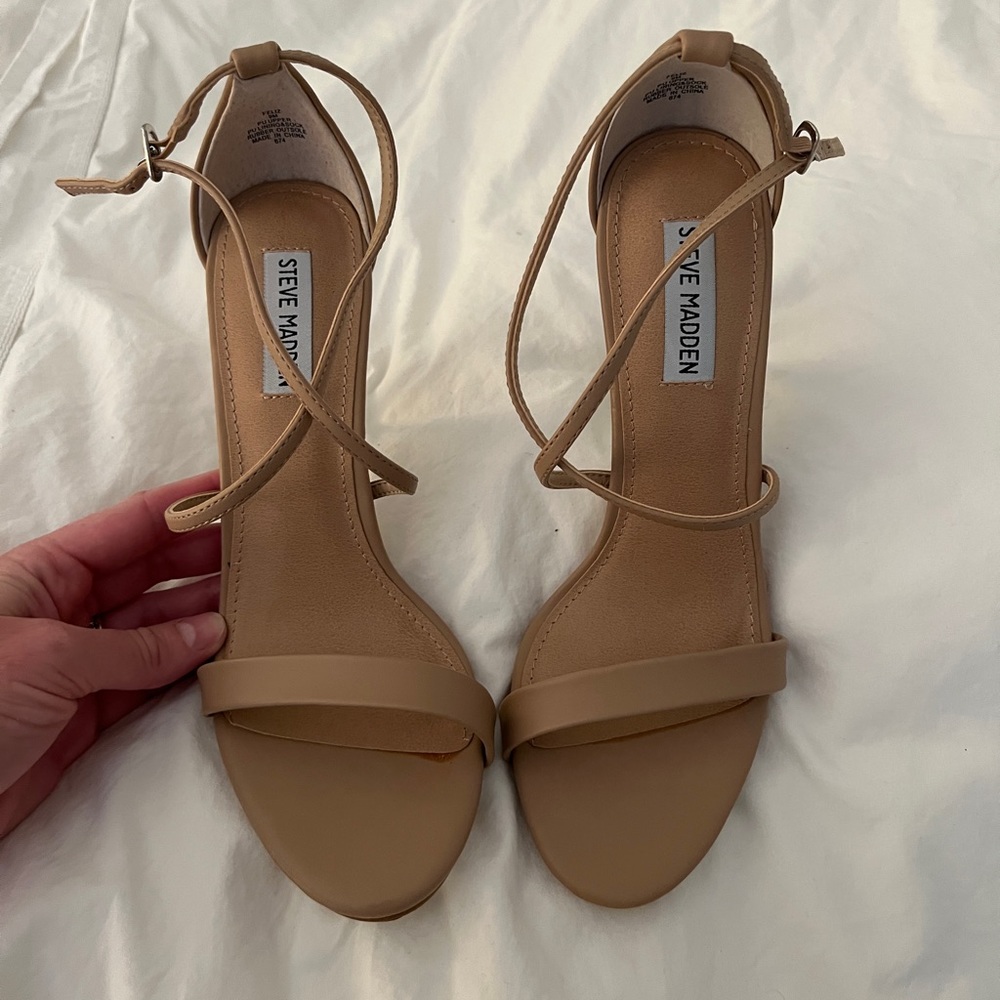Steve Madden size 9 nude heels